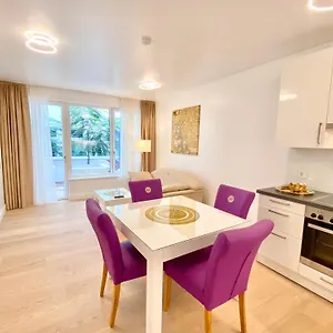 Steiner Residences Vorgartenstrasse Apartment